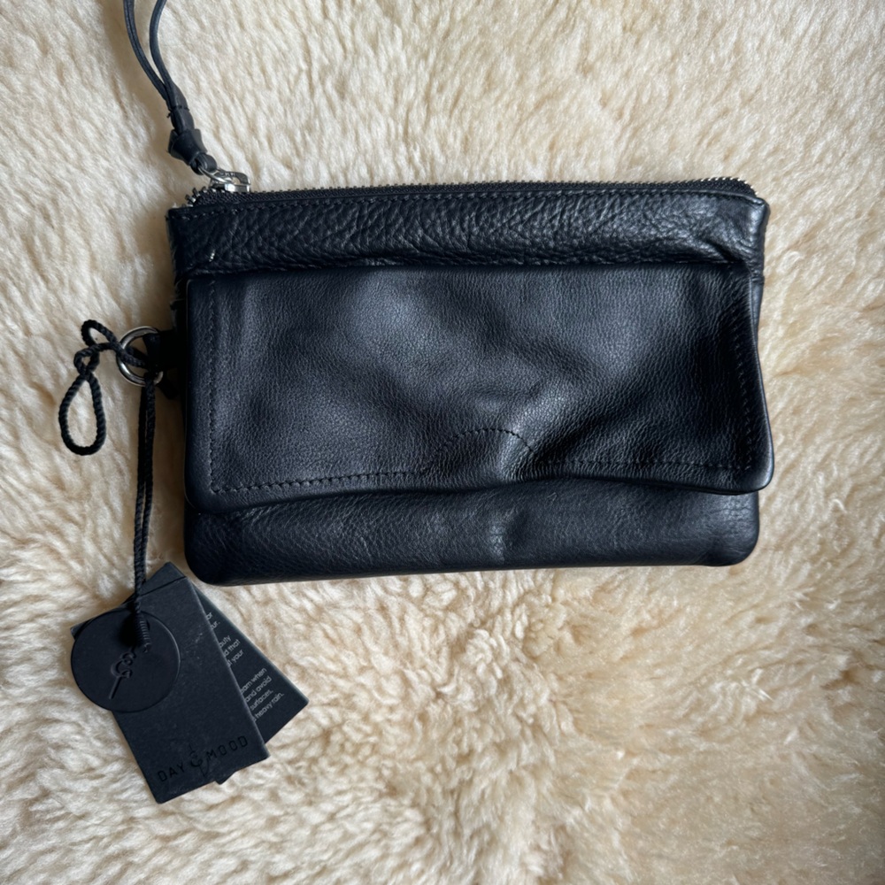 Day & Mood Pine Clutch bag- 100% leather